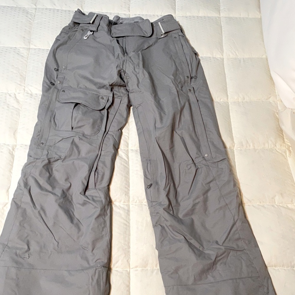 Women’s Gray 686 Snowboarding Pant - Size Medium